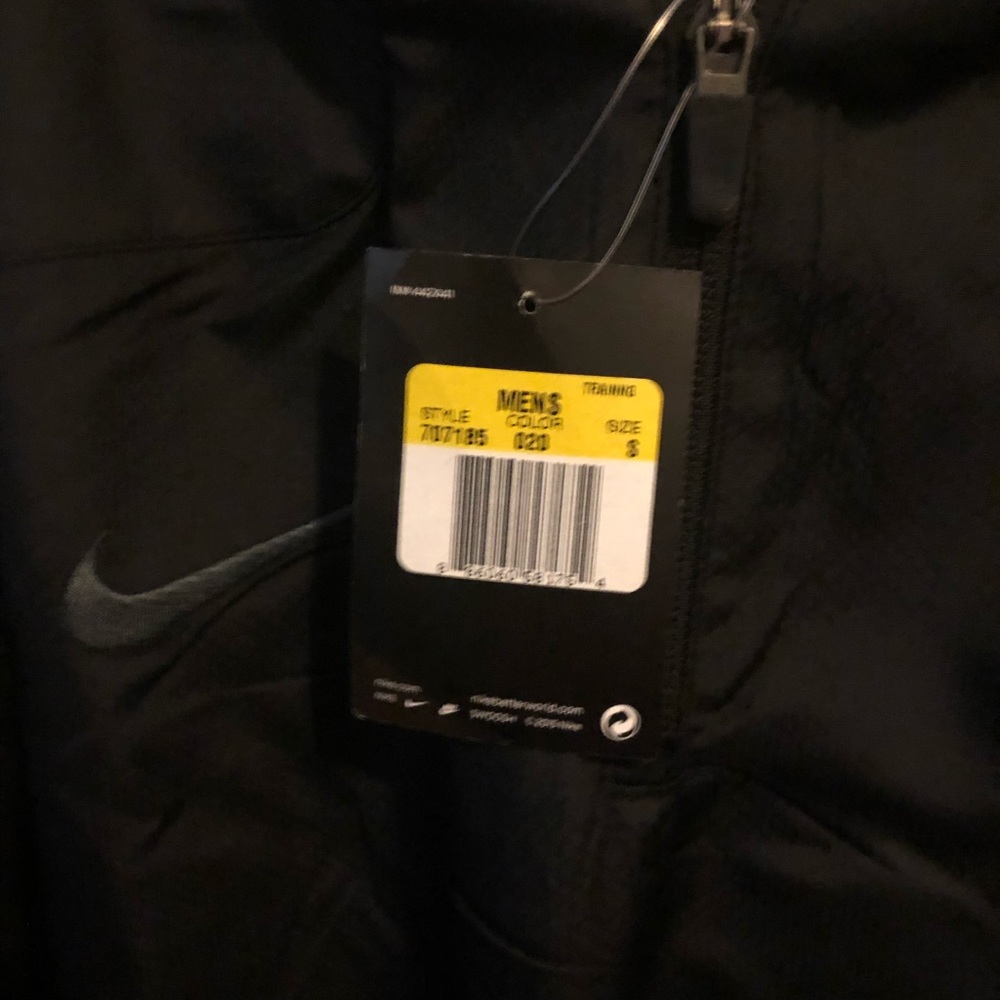 Nike Men’s Raincoat Size Small NWT, Black